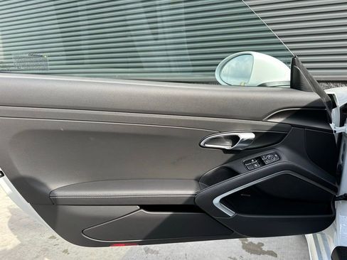 Used 2025 Porsche 718 Boxster image 19