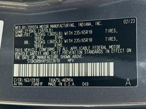 Certified 2023 Toyota Highlander XLE image 32