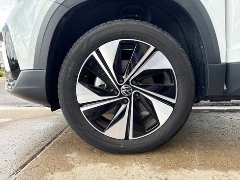 Certified 2023 Volkswagen Taos SE AWD/4WD image 28