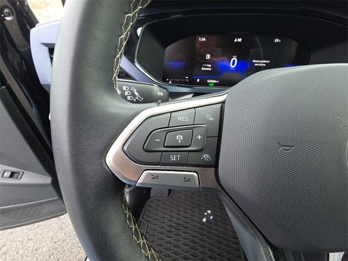 Used 2023 Volkswagen Taos SE image 18