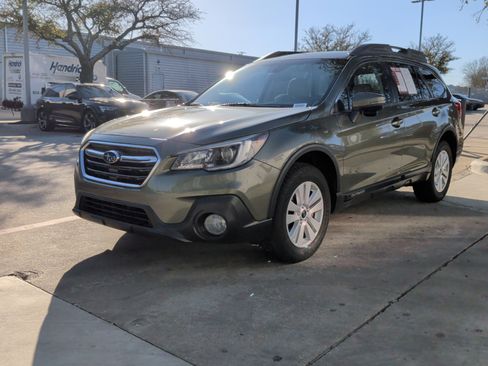 Used 2018 Subaru Outback 2.5i Premium image 5