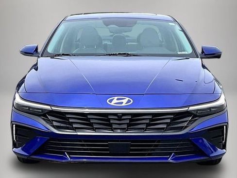 Used 2024 Hyundai Elantra Limited FWD image 3