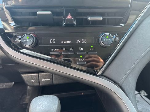 Used 2024 Toyota Camry LE image 21