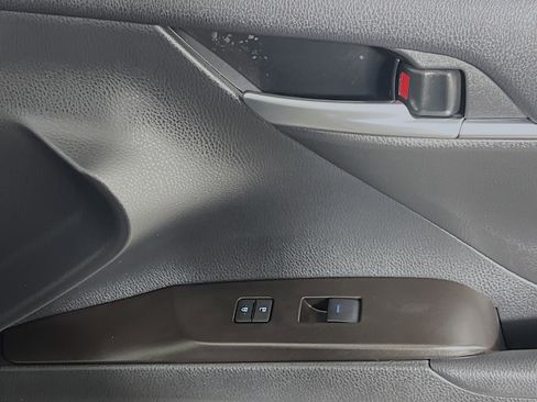 Used 2024 Toyota Camry SE image 31