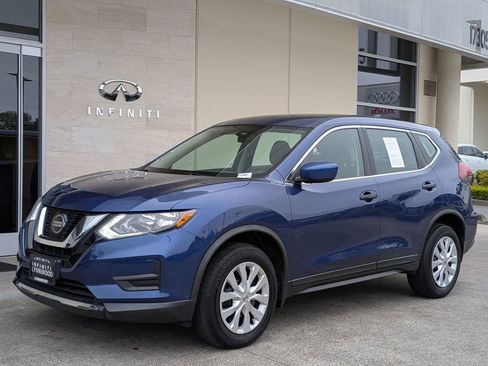 Used 2018 Nissan Rogue S AWD/4WD image 1