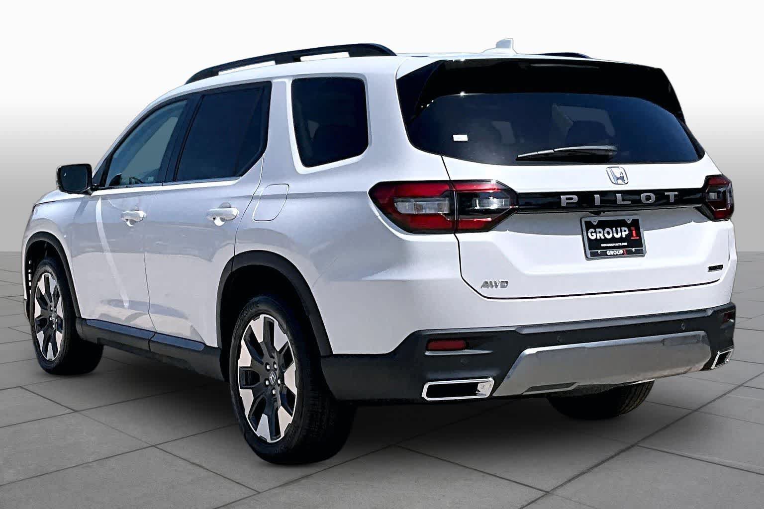 New 2026 Honda Pilot Touring image 12