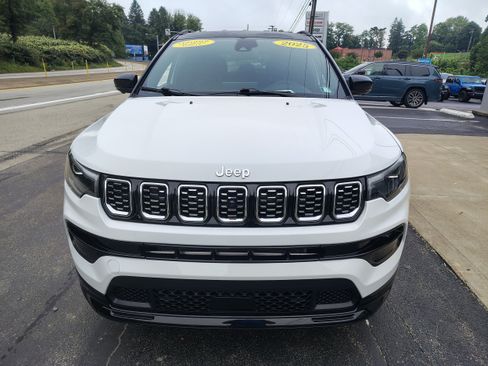 Certified 2025 Jeep Compass Limited w/ Elite Group AWD/4WD image 3