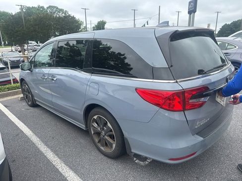 Used 2023 Honda Odyssey Elite image 2