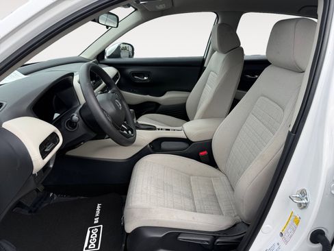 Certified 2025 Honda HR-V LX image 10