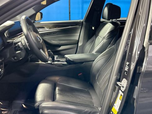 Used 2020 BMW M550i xDrive image 13