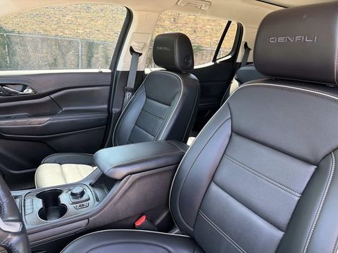 Used 2022 GMC Acadia Denali w/ Denali Ultimate Package AWD/4WD image 21