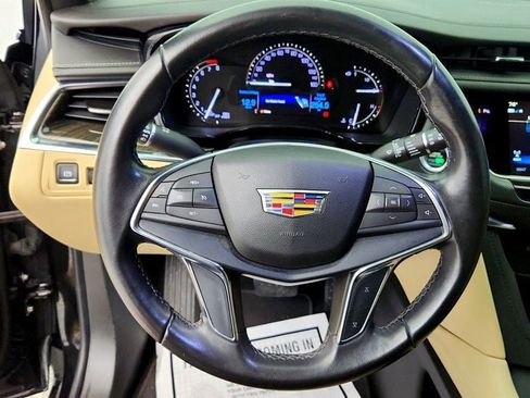 Used 2019 Cadillac XT5 FWD image 13