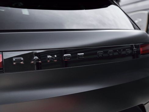 Used 2025 Land Rover Range Rover Sport Dynamic SE AWD/4WD image 10