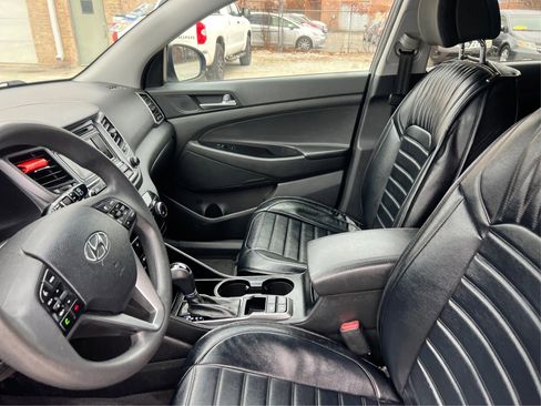 Used 2016 Hyundai Tucson SE w/ Option Group 02 FWD image 10