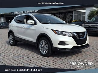 Used 2020 Nissan Rogue Sport SV image 1