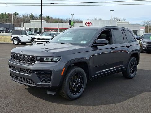 New 2026 Jeep Grand Cherokee Altitude AWD/4WD image 6