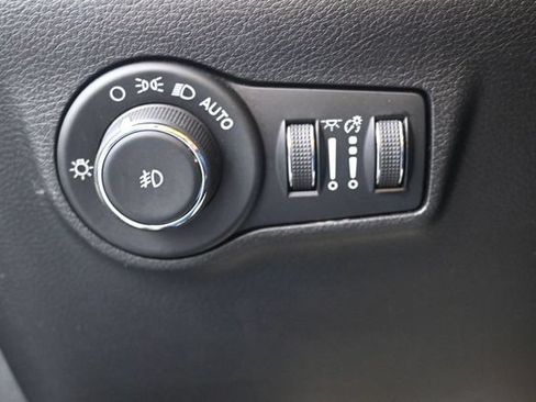 Used 2024 Jeep Compass Latitude AWD/4WD image 8