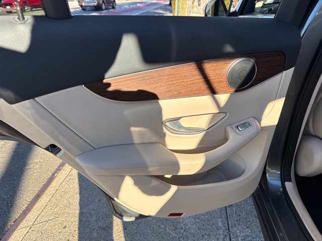Used 2022 Mercedes-Benz GLC 300 4MATIC image 27
