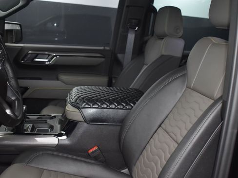 Used 2025 Chevrolet Silverado 1500 ZR2 w/ Technology Package image 10