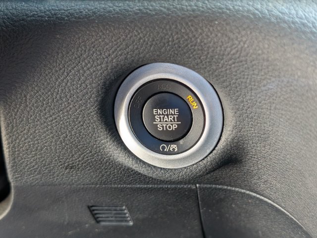 Used 2019 Chrysler Pacifica Limited w/ Advanced Safetytec Group FWD image 21