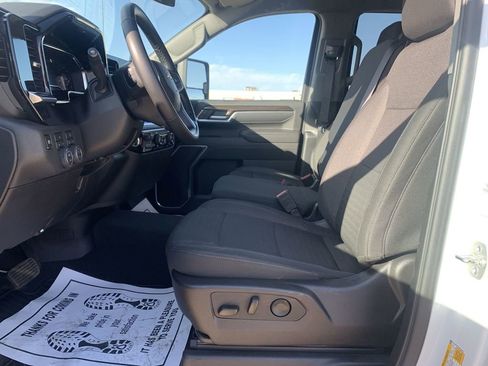 Used 2025 Chevrolet Silverado 2500 LT w/ Convenience Package image 18