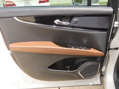 Certified 2022 Lincoln Nautilus Reserve FWD image 23