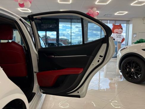 Used 2019 Toyota Camry XSE image 36