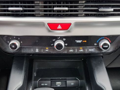 Used 2020 Kia Telluride LX image 18