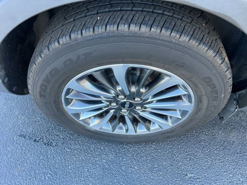 Used 2020 Lincoln Nautilus Premier w/ Equipment Group 101A image 12