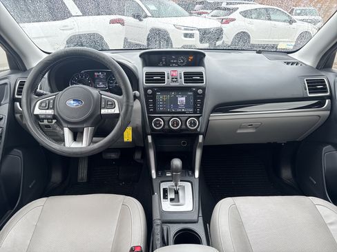 Used 2017 Subaru Forester 2.5i Limited AWD/4WD image 10