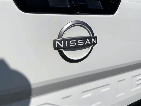 Used 2025 Nissan Frontier SV RWD image 28