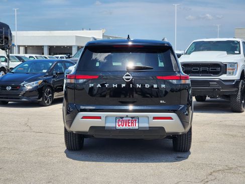 Used 2025 Nissan Pathfinder SL FWD image 6