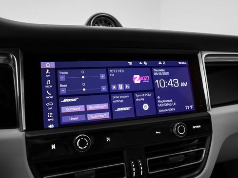 Used 2025 Porsche Macan image 34