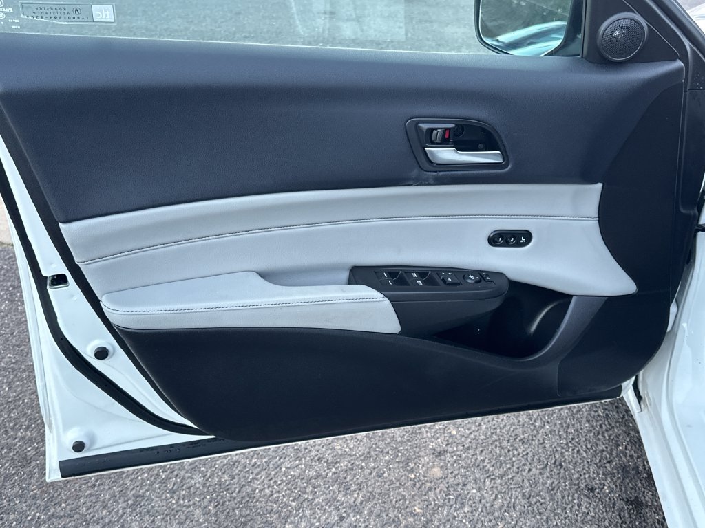 Used 2019 Acura ILX w/ Premium Package FWD image 11