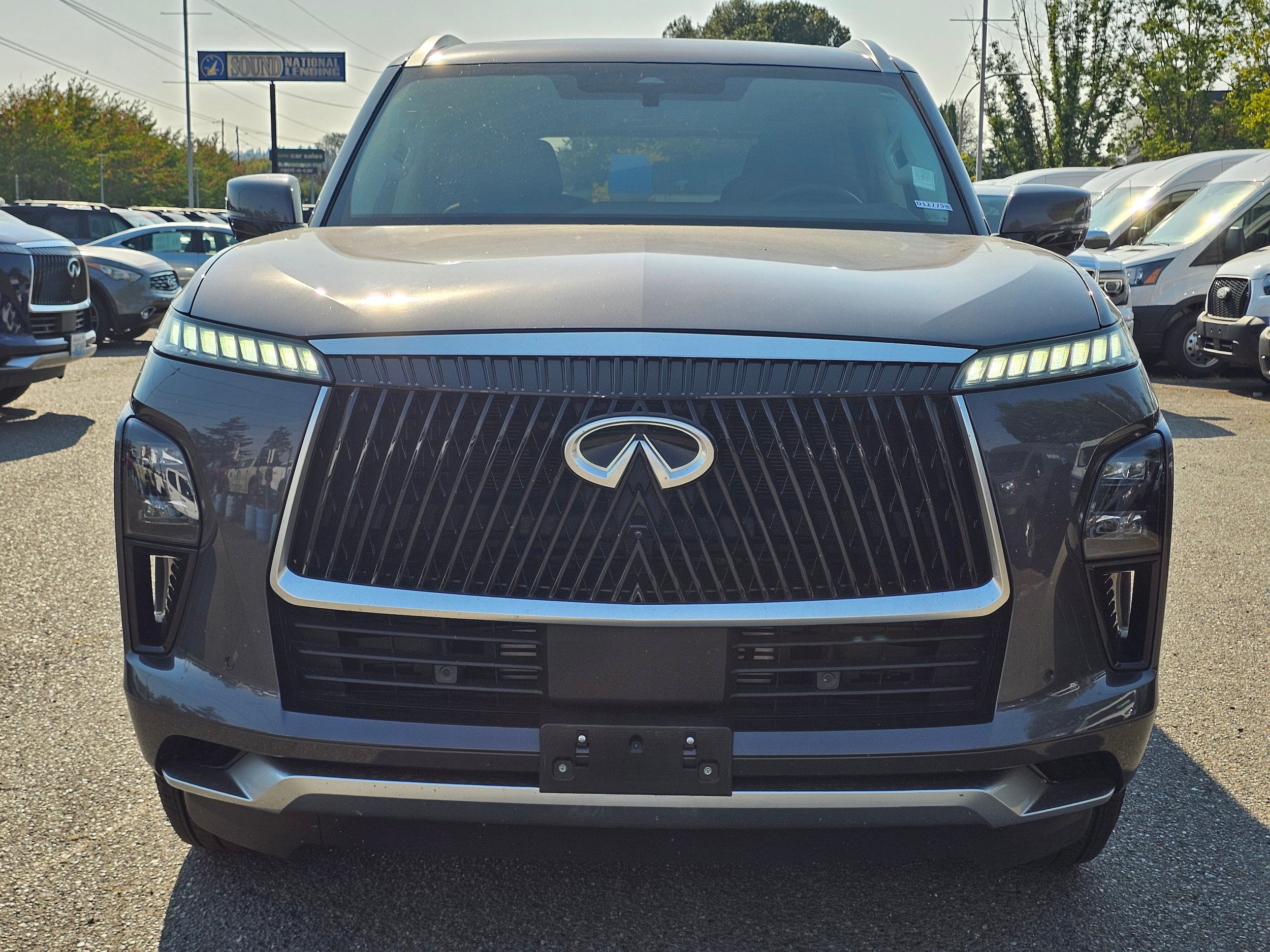 Used 2025 INFINITI QX80 Pure AWD/4WD image 2