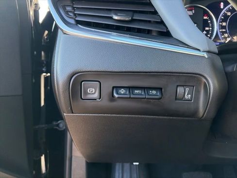 Used 2024 Buick Enclave Premium image 41