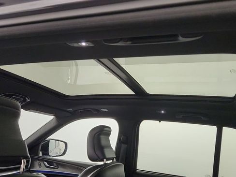 Used 2022 Jeep Grand Cherokee Overland w/ Adv Protech Group III image 15