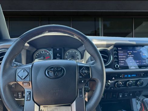 Used 2022 Toyota Tacoma TRD Pro AWD/4WD image 4