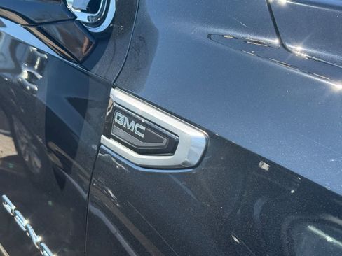 Used 2023 GMC Yukon Denali image 8