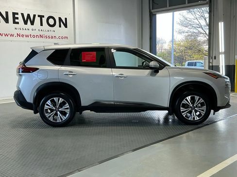 Used 2023 Nissan Rogue SV image 26