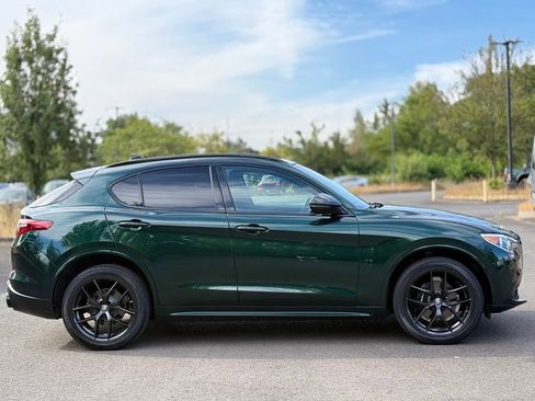 Used 2020 Alfa Romeo Stelvio Ti Sport w/ Quick Order Package 22S Sport AWD/4WD image 6