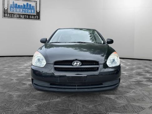 Used 2010 Hyundai Accent GS FWD image 2