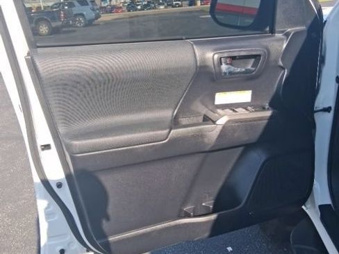Used 2020 Toyota Tacoma SR AWD/4WD image 21