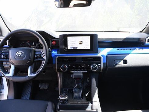 Certified 2025 Toyota Tacoma TRD Off-Road image 18