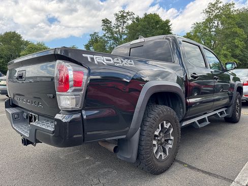 Used 2021 Toyota Tacoma TRD Off-Road w/ TRD Premium Off Road Package AWD/4WD image 4