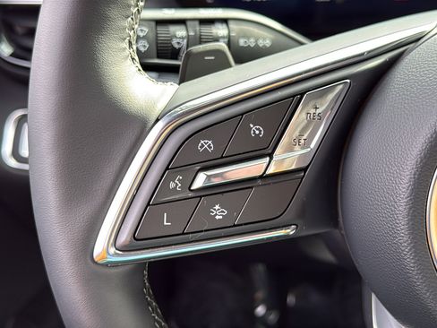 Used 2025 Buick Enclave Preferred image 16