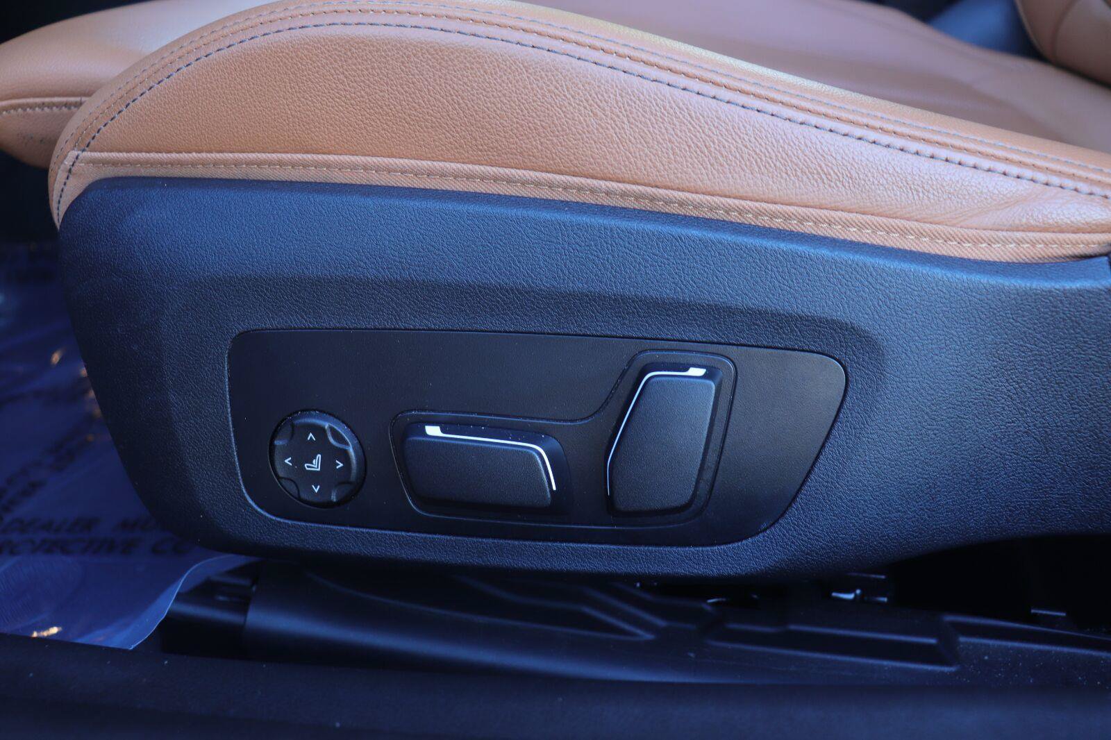 Used 2024 BMW M440i Coupe w/ Premium Package RWD image 18