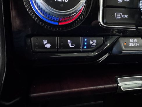 Certified 2023 GMC Yukon XL Denali Ultimate AWD/4WD image 29