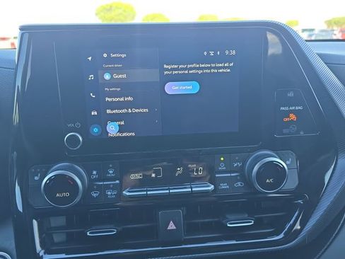 Used 2024 Toyota Highlander XSE image 21