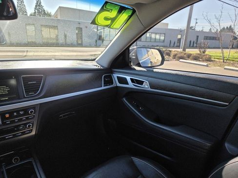 Used 2015 Hyundai Genesis 5.0 w/ Option Group 05 image 11